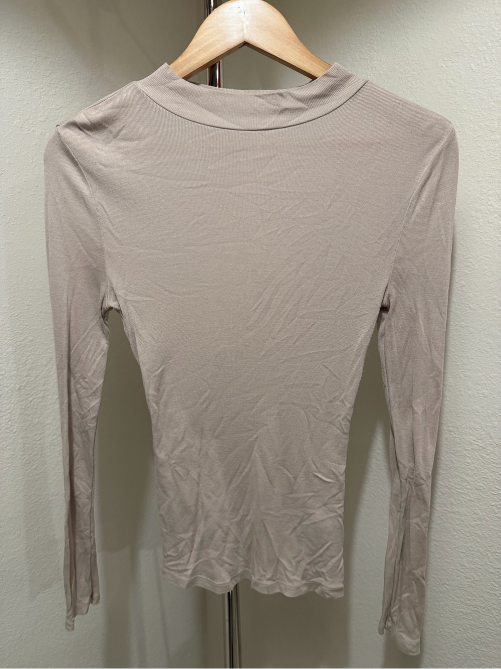 Leith Lightweight Long-Sleeve Top in Soft Beige